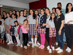 Veliler çocuklarından İngilizce öğreniyor