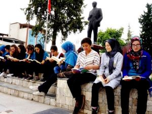 Sarıgöl’de kitap okuma etkinliği