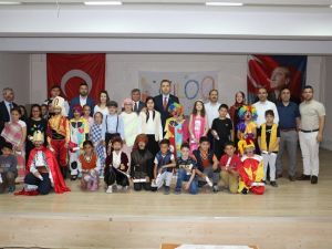 ’İyiler daha çok yaşasın’ isimli tiyatro oyunu