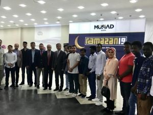 Manisa MÜSİAD iftar sofrasını öğrencilerle paylaştı