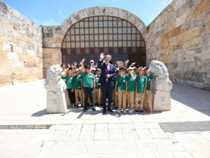 Başkan Örki öğrencilerle müzeleri gezdi