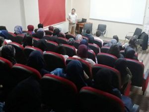 Kız Anadolu İmam Hatip Lisesinde ‘Mesleki Tanıtım Günü’