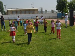 Selendi’de minik öğrenciler hem eğlendi hem öğrendi