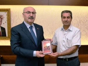 Yazar Bekir Aygül’ün yeni kitabı ‘Çadırın Gözü, Yeniden Doğuş’ okuyucuyla buluştu