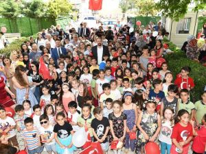 Miniklerden renkli yıl sonu gösterisi