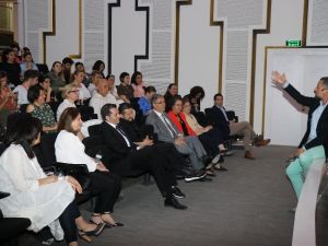 Genç tasarımcılar deri, tekstil ve konfeksiyon sektörleri ile buluştu