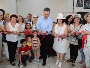 Bayraklı’da kursiyerlerden resim sergisi