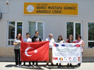 Kuşadalı liseliler, Portekiz’de Türkiye’yi temsil etti