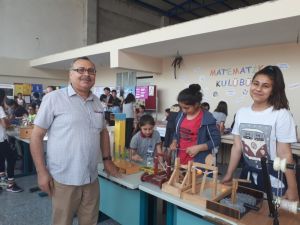 Öğrencileri bilime doyurdular