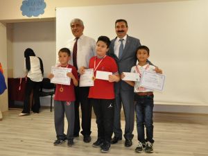 Kitap okuma yarışmasında madalya sevinci