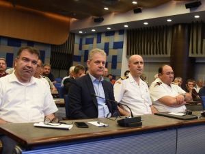 Kaçak balık avcılığı İZTO’da tartışıldı