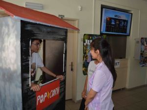 “Sokakta İngilizce” ile öğreniyorlar