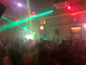 Kuşadası’nda bayramın gözdesi barlar