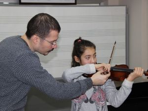 Yüksel Yalova Güzel Sanatlar Lisesi yetenekli öğrencileri bekliyor
