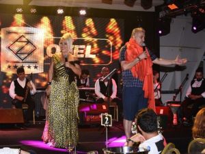 Safiye Soyman oğlunu görünce gözyaşlarını tutamadı