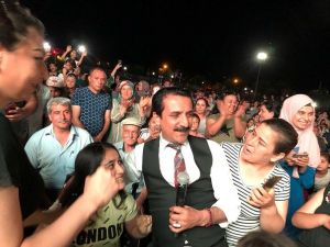 Festivalde Latif Doğan ve Merve Özbey coşkusu