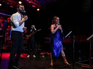 Mehmet Erdem ve Aşkın Nur Yengi yeni düet parçasıyla mest etti