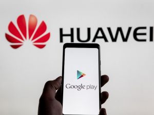 Doç. Dr. Taner Çevik: “Teknoloji ambargosu Huawei’nin sonunu getirebilir”