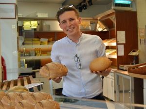 Ekmekte zehre genç “Tırpan”