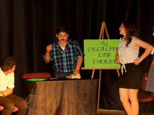 Öğrenci ve veliler İngilizce performanslarını sergiledi