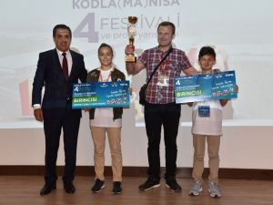 Vali Deniz, Kodla(Ma)nisa Proje Yarışması ödül törenine katıldı