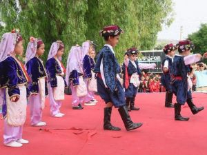 Okul öncesi şenliğinde minikler göz doldurdu