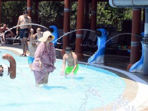 Müjde Ar çocuklar gibi eğlendi