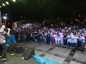 Körfez Kiraz Festivalinde Ekin Uzunlar coşkusu