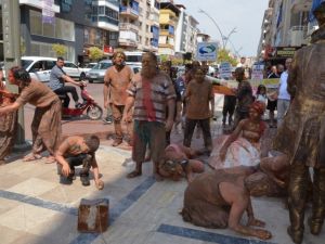 Doğaya dikkat çekmek için çamura bulandılar