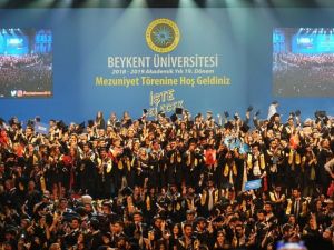Beykent Üniversitesi 19. dönem mezunlarını verdi