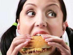 Sürekli aç hissetmenin 8 nedeni