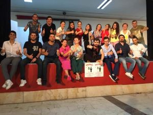 Sarıgöl’de gülme krizine sokan oyun