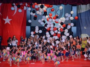 Yıl sonu gösterisinde ’Evet’ dediler