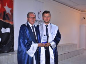 Sarıgöl MYO’da mezuniyet sevinci