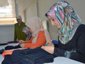 Yunusemre ile ev ekonomilerine katkı sağlıyorlar