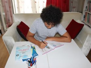 LGS birincilerinden Hamza: “Sınavı başarmam gereken en büyük hedef gibi gördüm”