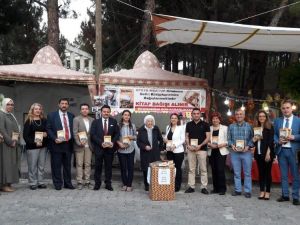 Manisa’da 93 yaşındaki yazar okuyucularıyla buluştu