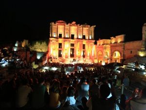 Celsus’ta İtalyan esintileri yankılandı