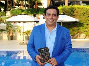 90’lı yılların efsane sanatçısı Ege, Bodrum’da yeni kitabını tanıttı