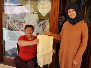 Engellilerin el emeği göz nuru ürünleri satışa sunuldu