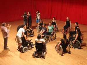 Engellilerin engelsiz filmi ’Adım Adım’ izleyici ile buluşmayı bekliyor