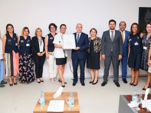 Anne sütü ve emzirmeyi destekleyen kuruluşlara ödül