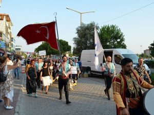 Didim Uluslararası Halk Oyunları Festivalinde renkli görüntüler
