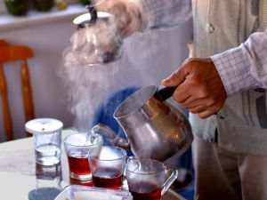 Çayın azı şifa fazlası zarar