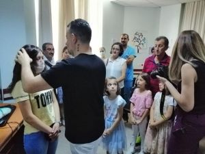 Minik kalplerin saçları umut oldu