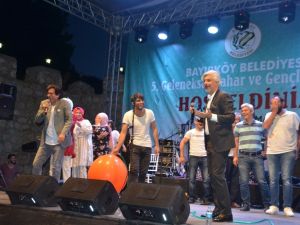 Behzat ve Süheyl Uygur kardeşler Bayırköy’de vatandaşları kırdı geçirdi