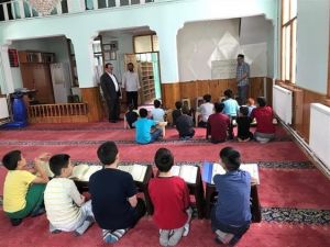 Altıntaş ve köylerinde Yaz Kur’an Kursları’na ilgi