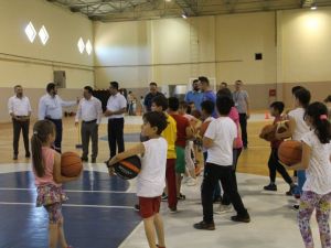 Demirci’de yaz spor okullarına büyük ilgi