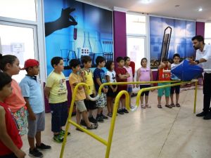 Başkan Çerçioğlu çocuklara modern bilimin temellerini deneylerle öğrettiklerini söyledi