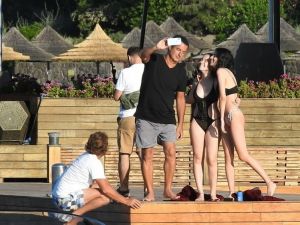 Acun Ilıcalı’yı karşılarında görünce şok oldular